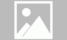 巴尔科拉强行超车跑出单刀拉亚及时出击先出手将球没收